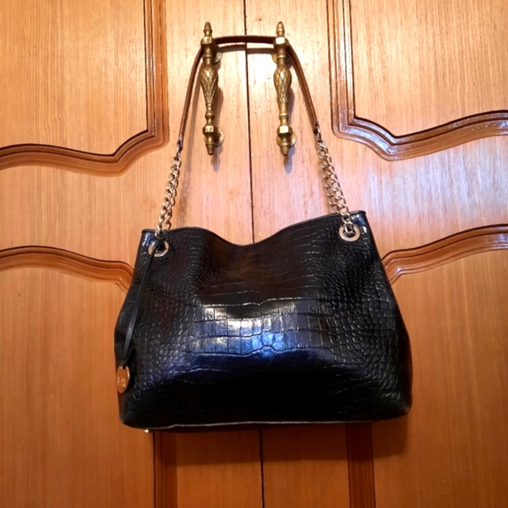 ROWALLAN brand  WOMEN'S BAG , LEATHER USED gently 14/10 inch $30